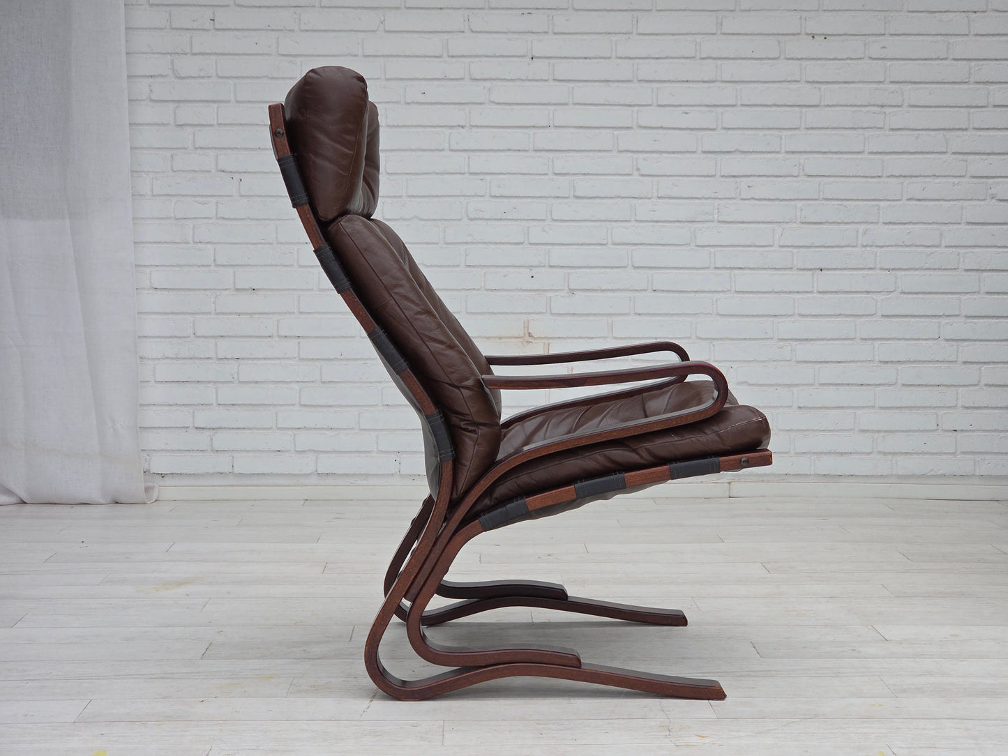 1970s, Norwegian design by Erde & Nordhal Solheim, lounge chair, model "Kengu".
