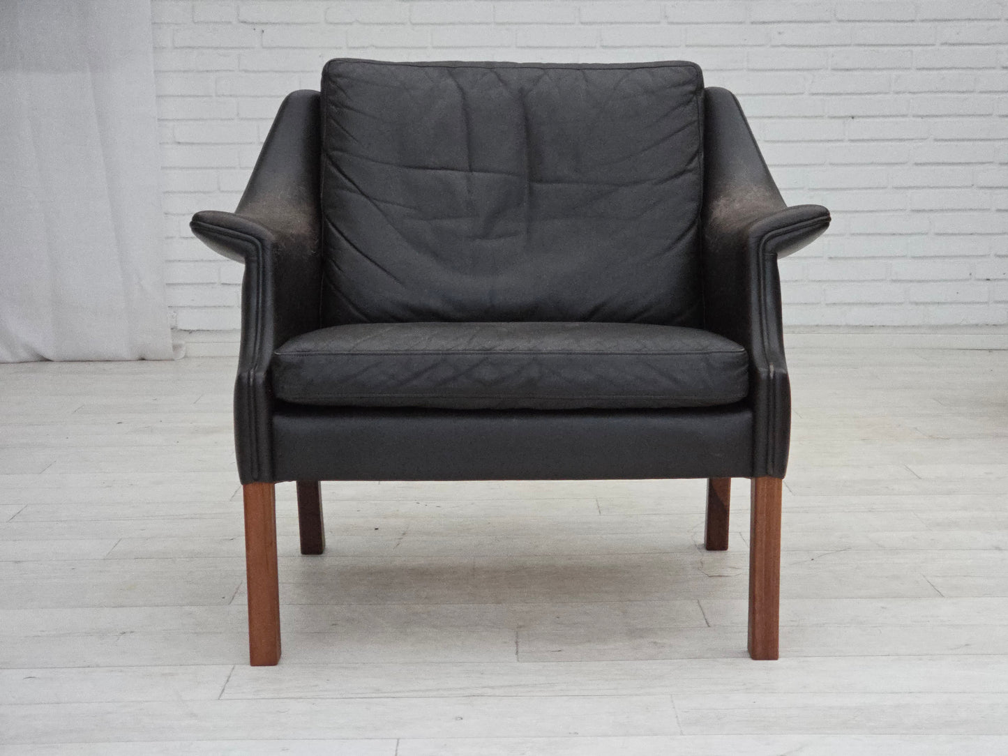 1970s, Danish design by Aage Christensen, armchair, model “Monark“, leather, teak wood.