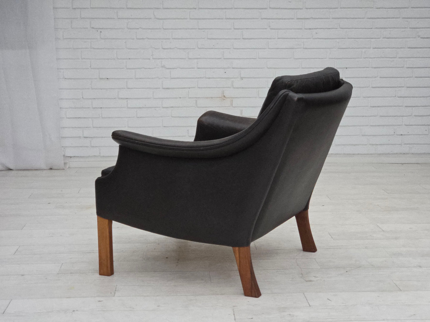 1970s, Danish design by Aage Christensen, armchair, model “Monark“, leather, teak wood.
