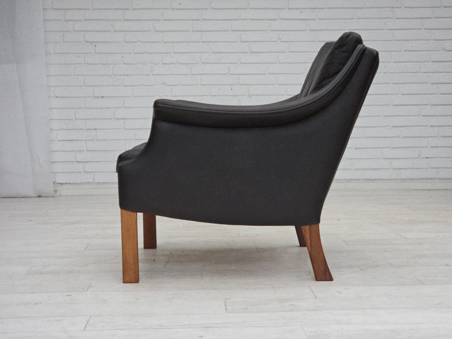 1970s, Danish design by Aage Christensen, armchair, model “Monark“, leather, teak wood.