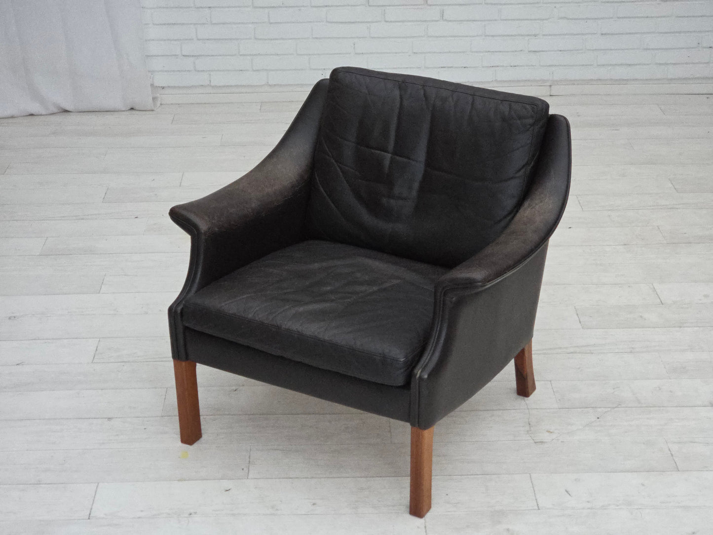 1970s, Danish design by Aage Christensen, armchair, model “Monark“, leather, teak wood.