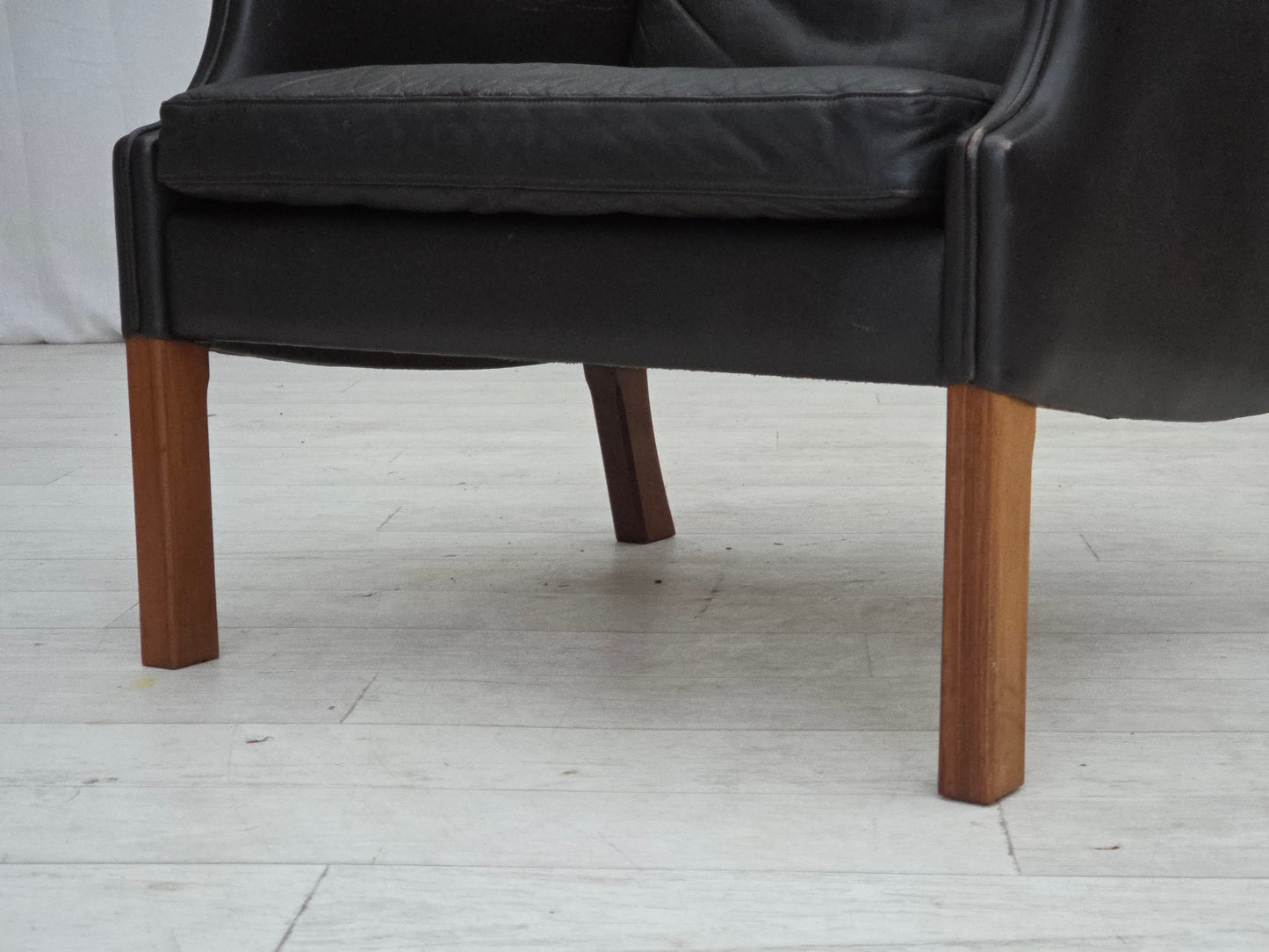 1970s, Danish design by Aage Christensen, armchair, model “Monark“, leather, teak wood.
