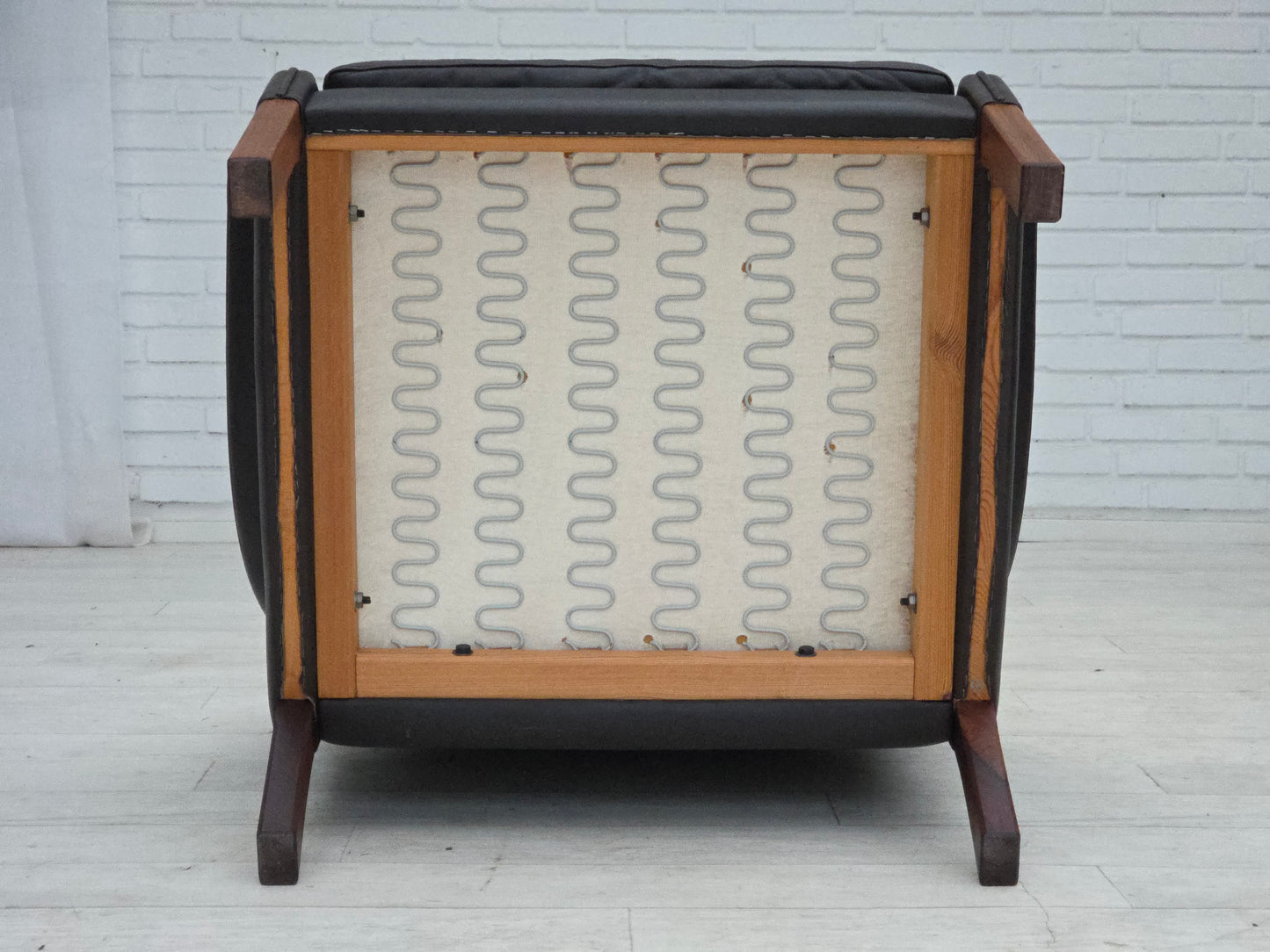 1970s, Danish design by Aage Christensen, armchair, model “Monark“, leather, teak wood.