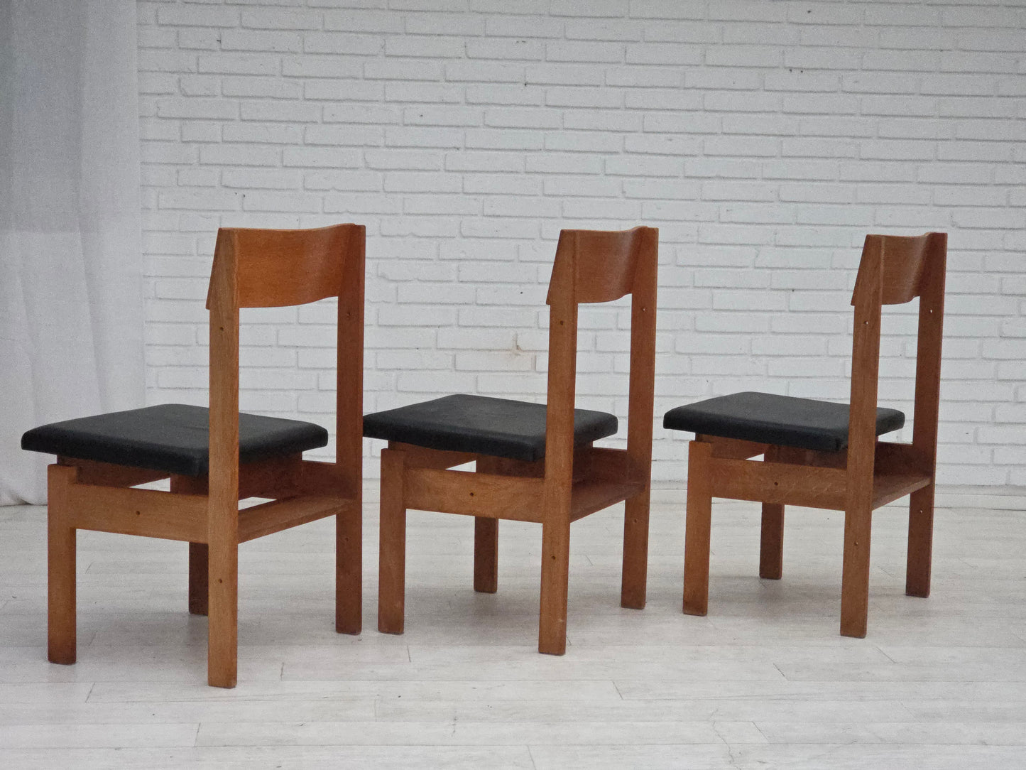 1970s, Danish design by Børge Mogensen, set of 3 church chairs, leather, oak wood.