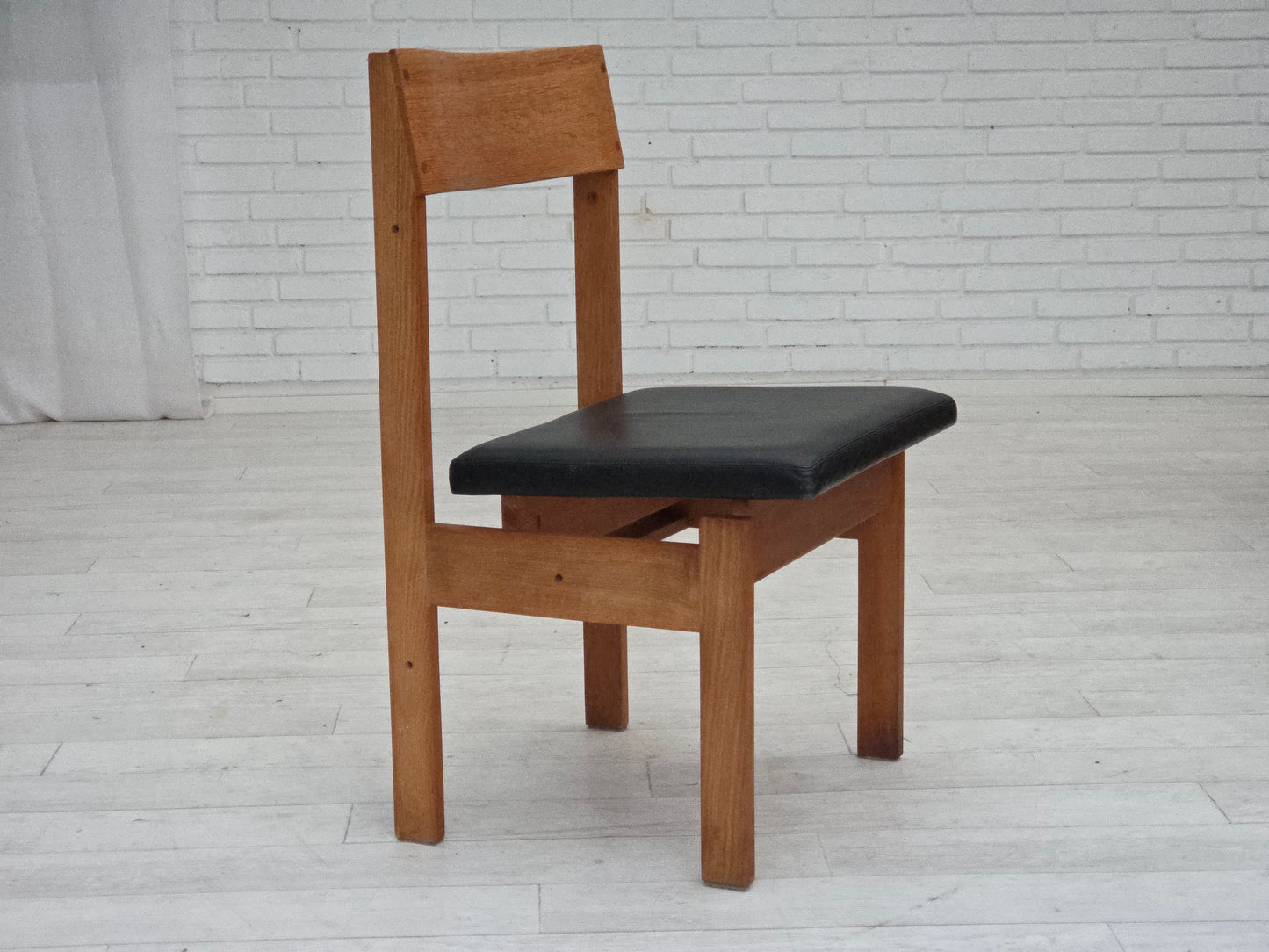 1970s, Danish design by Børge Mogensen, set of 3 church chairs, leather, oak wood.