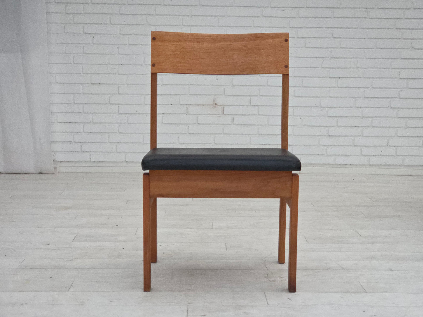 1970s, Danish design by Børge Mogensen, set of 3 church chairs, leather, oak wood.