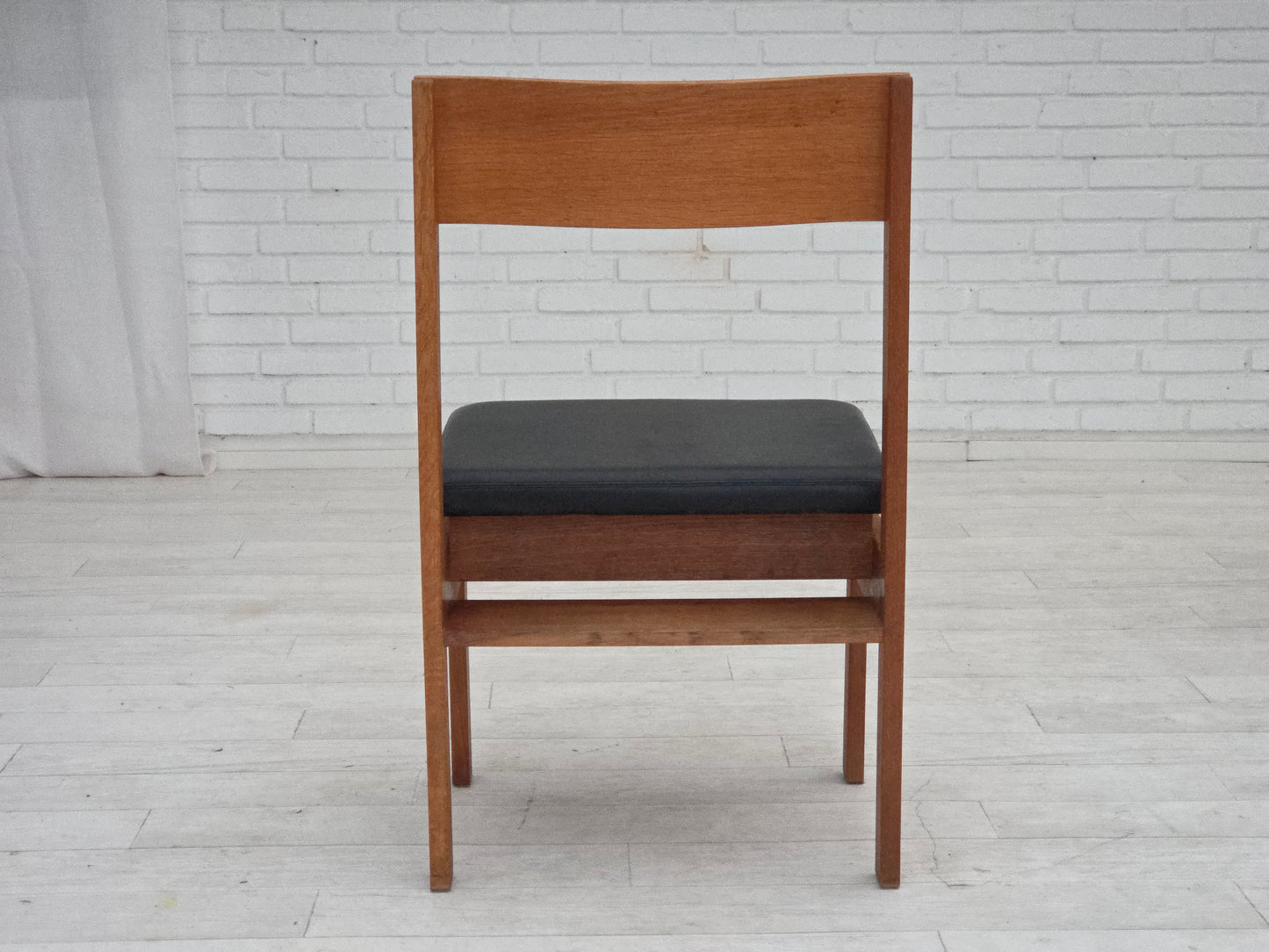1970s, Danish design by Børge Mogensen, set of 3 church chairs, leather, oak wood.
