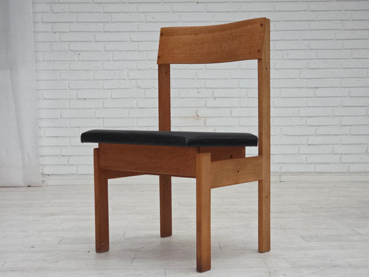 1970s, Danish design by Børge Mogensen, set of 3 church chairs, leather, oak wood.