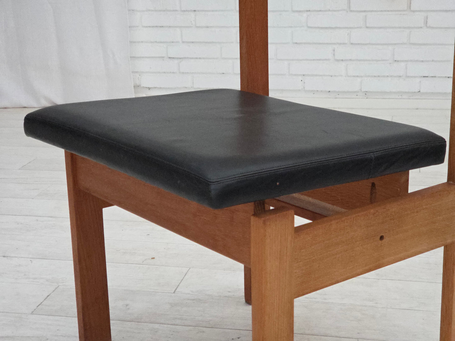 1970s, Danish design by Børge Mogensen, set of 3 church chairs, leather, oak wood.