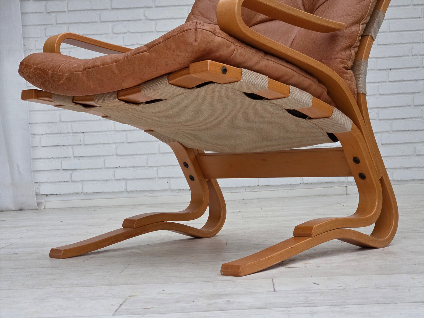 1970s, Norwegian armchair, model "Kengu", furniture leather.
