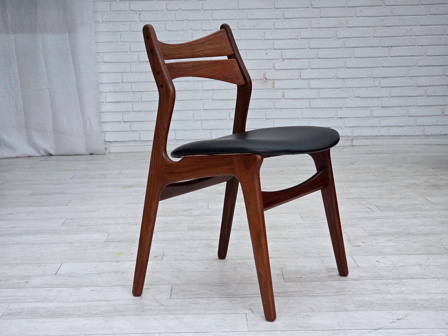 1960s, set of 4 reupholstered Danish dining chairs, design by Erik Buck, model 310.