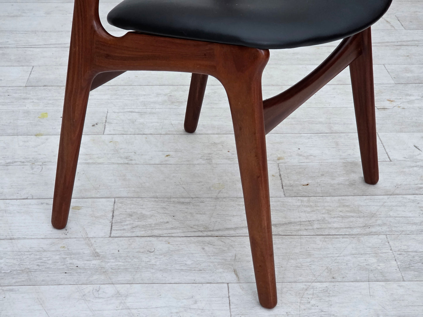 1960s, set of 4 reupholstered Danish dining chairs, design by Erik Buck, model 310.