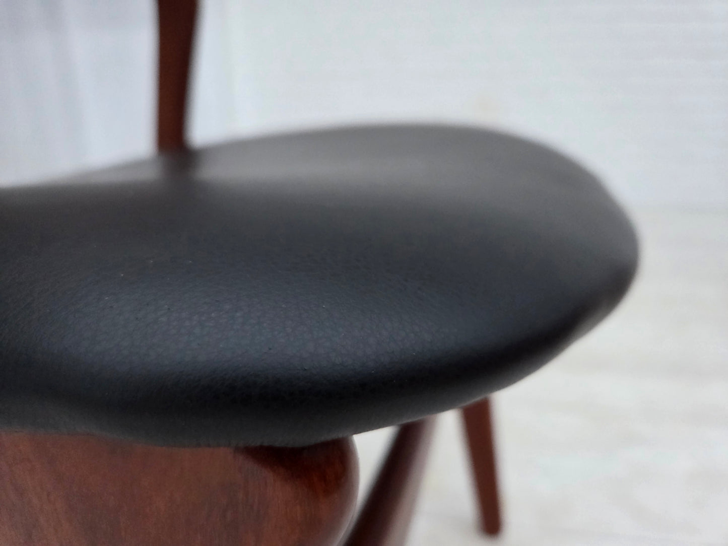1960s, set of 4 reupholstered Danish dining chairs, design by Erik Buck, model 310.