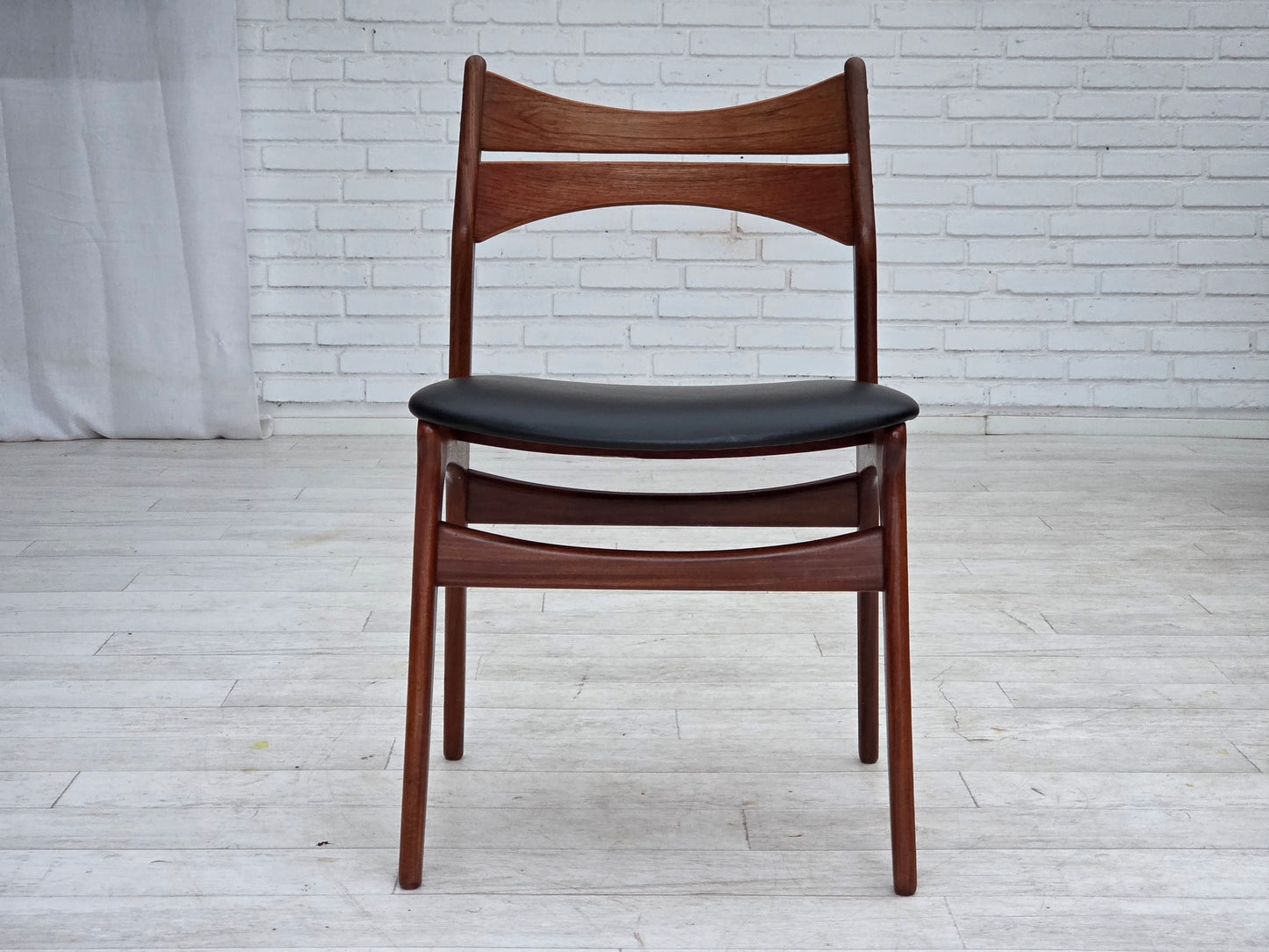 1960s, set of 4 reupholstered Danish dining chairs, design by Erik Buck, model 310.