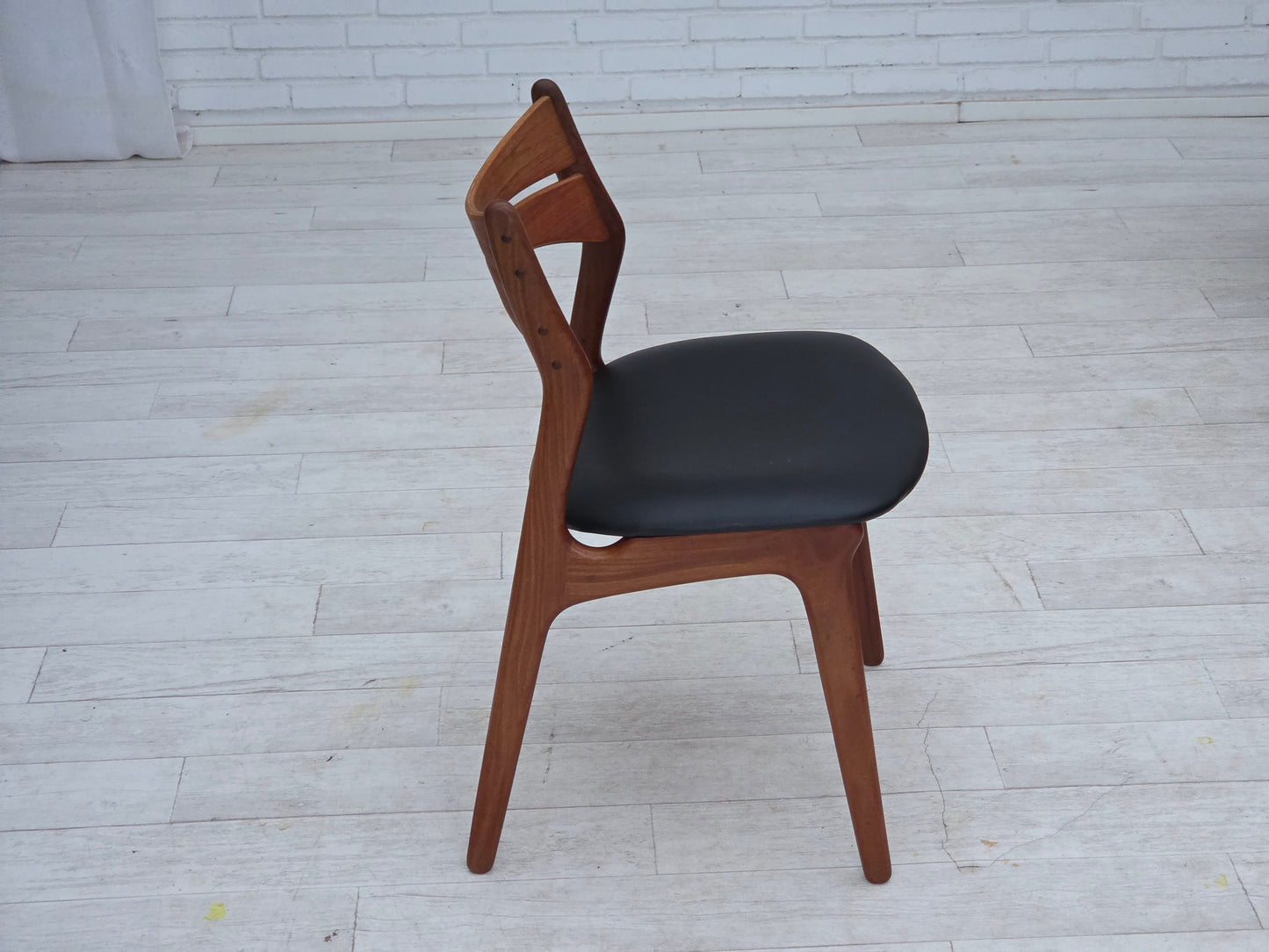 1960s, set of 4 reupholstered Danish dining chairs, design by Erik Buck, model 310.