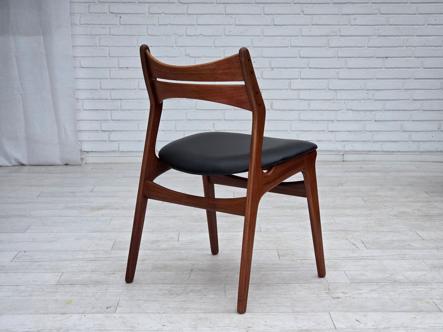 1960s, set of 4 reupholstered Danish dining chairs, design by Erik Buck, model 310.