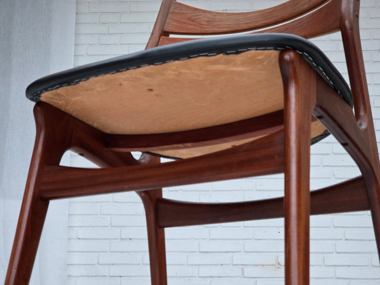 1960s, set of 4 reupholstered Danish dining chairs, design by Erik Buck, model 310.