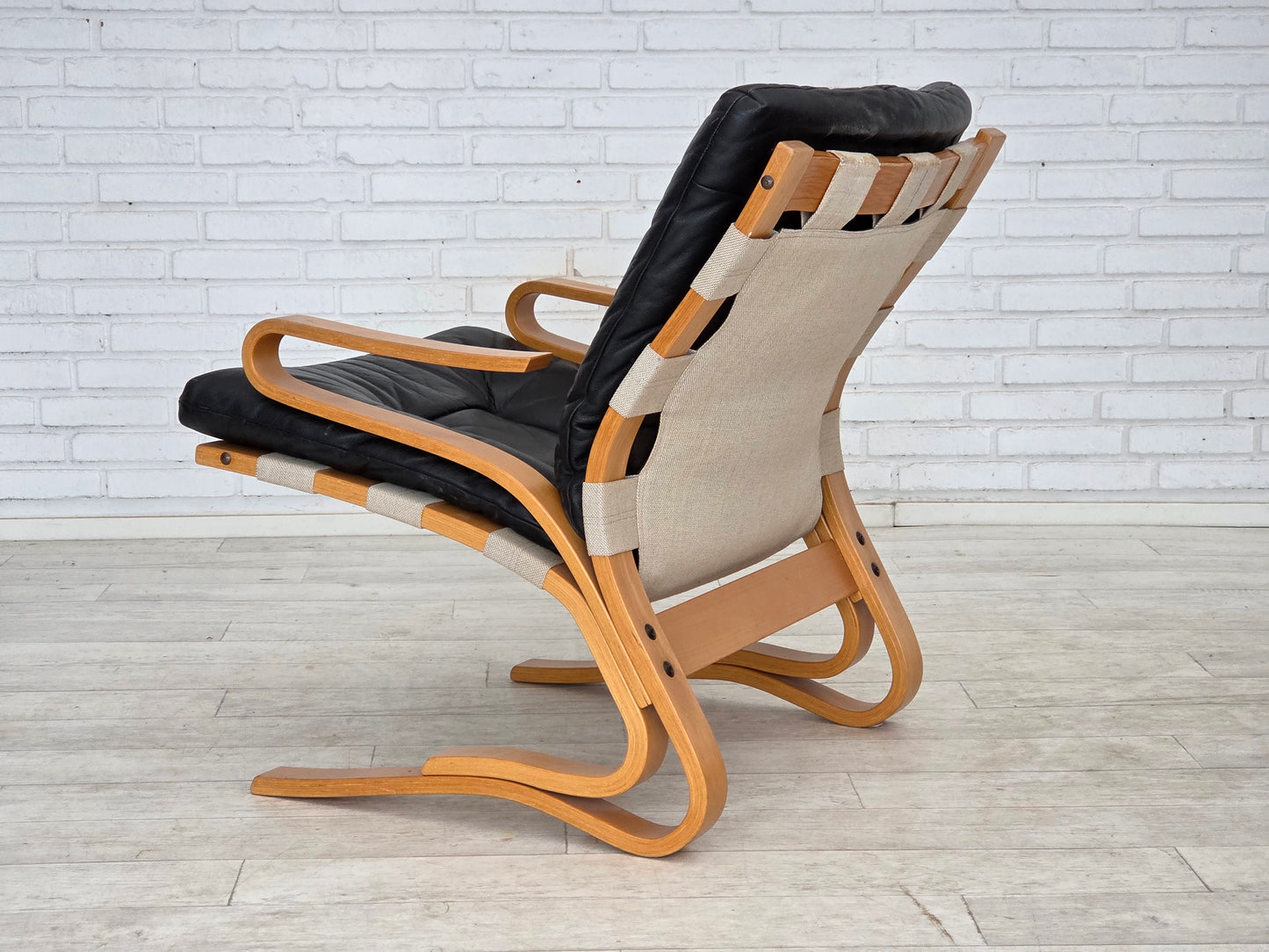 1970s, Norwegian design, armchair model "Kengu", leather, bent wood.