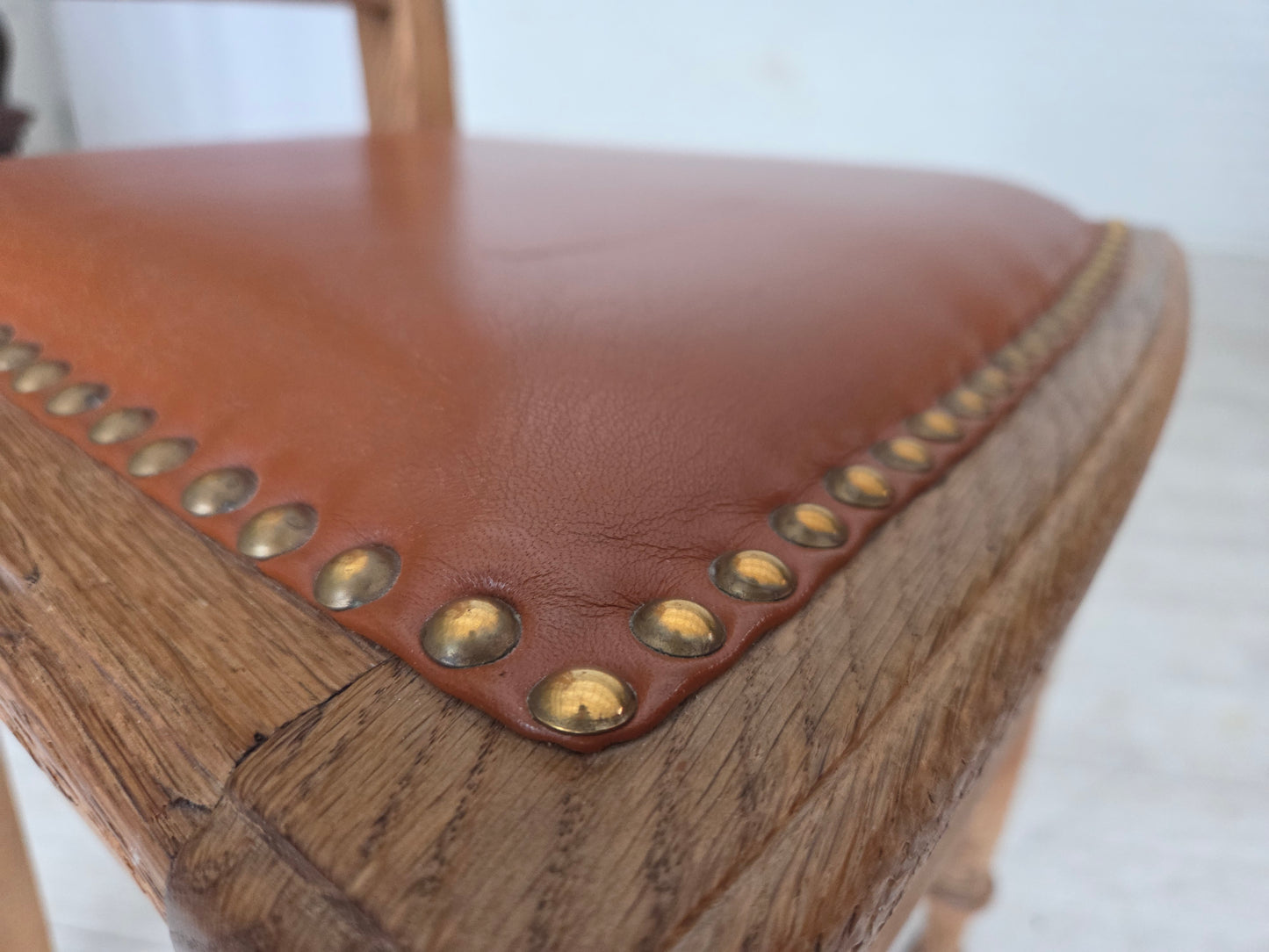 1930s, set of 4 Danish dining chairs, carved oak wood, furniture leather.