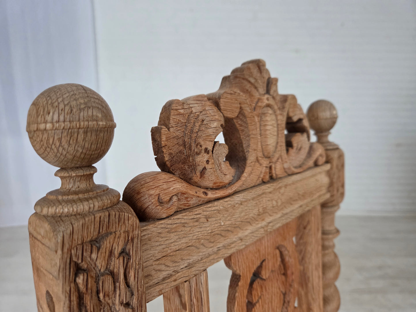 1930s, set of 4 Danish dining chairs, carved oak wood, furniture leather.