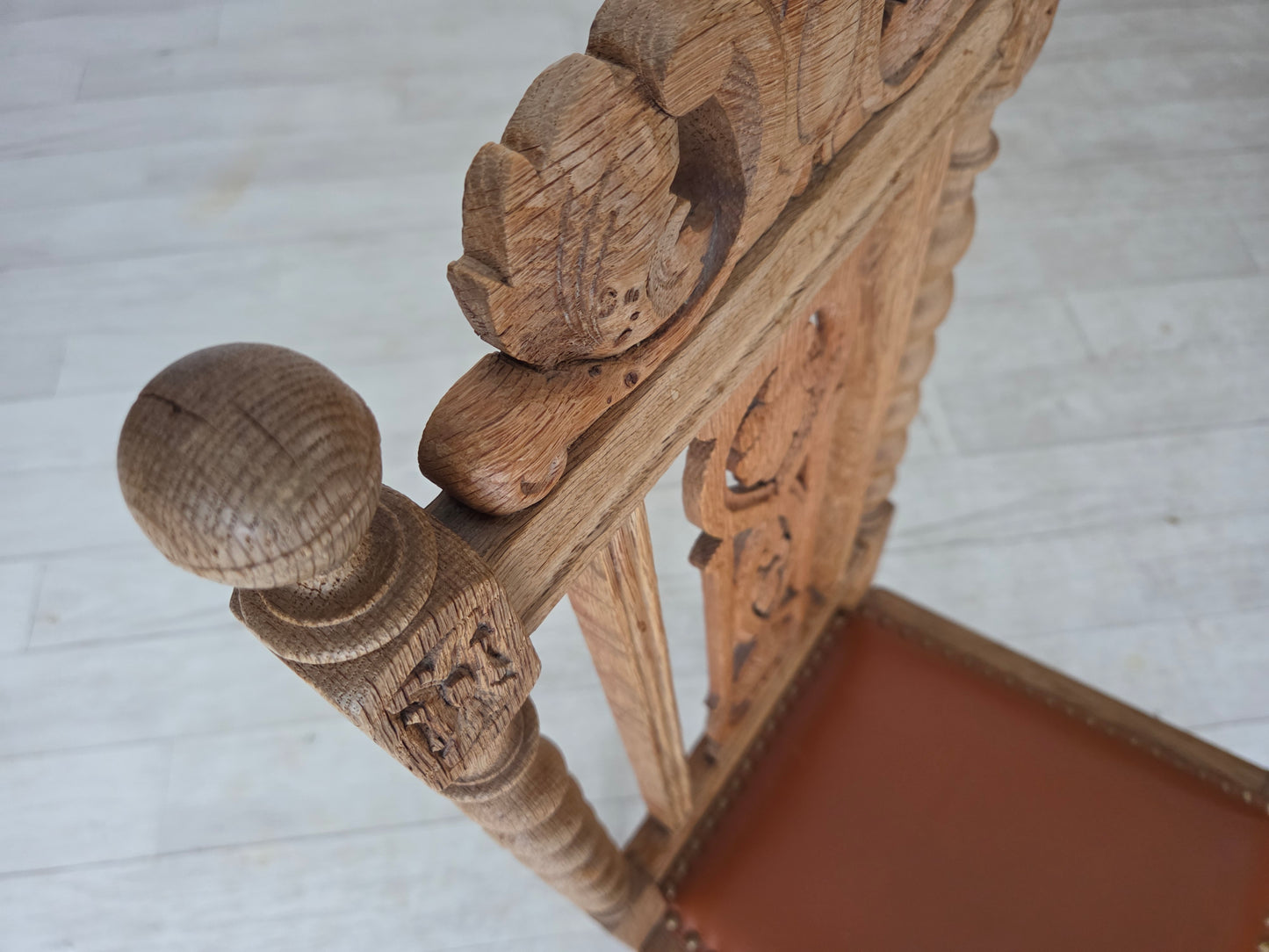 1930s, set of 4 Danish dining chairs, carved oak wood, furniture leather.