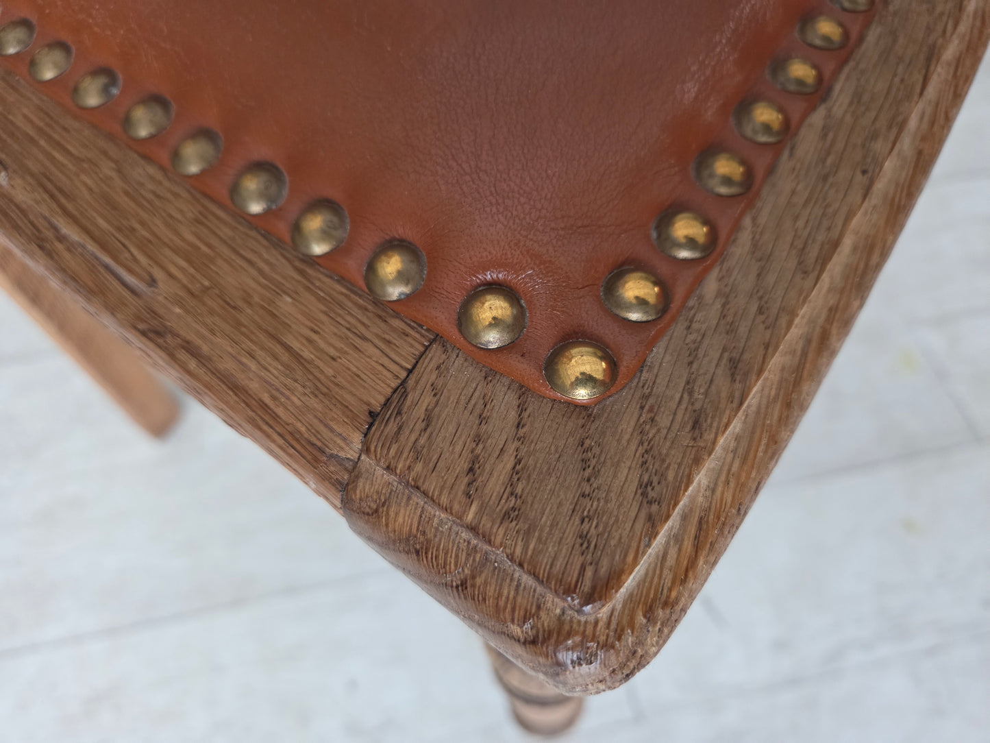 1930s, set of 4 Danish dining chairs, carved oak wood, furniture leather.