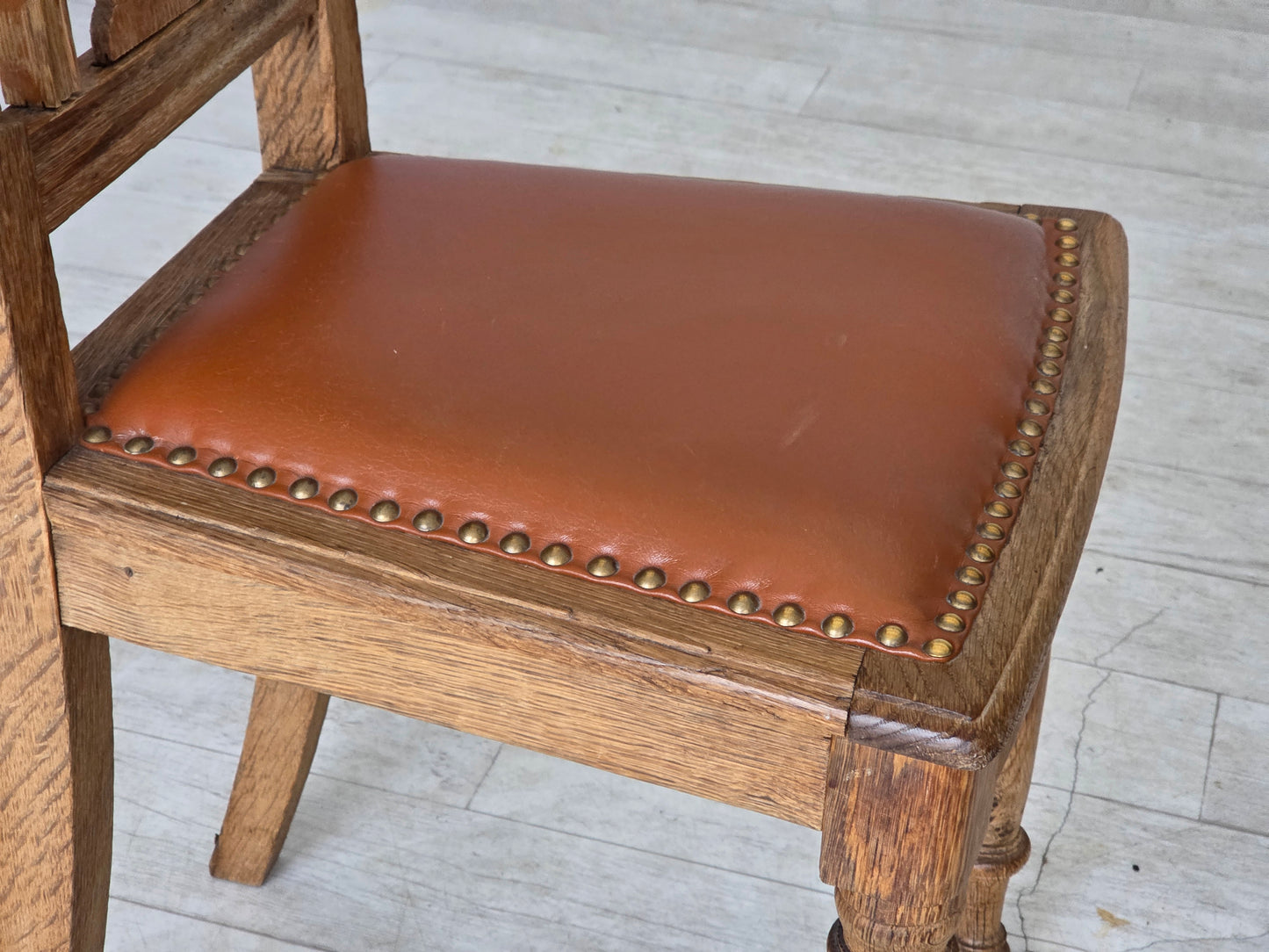 1930s, set of 4 Danish dining chairs, carved oak wood, furniture leather.