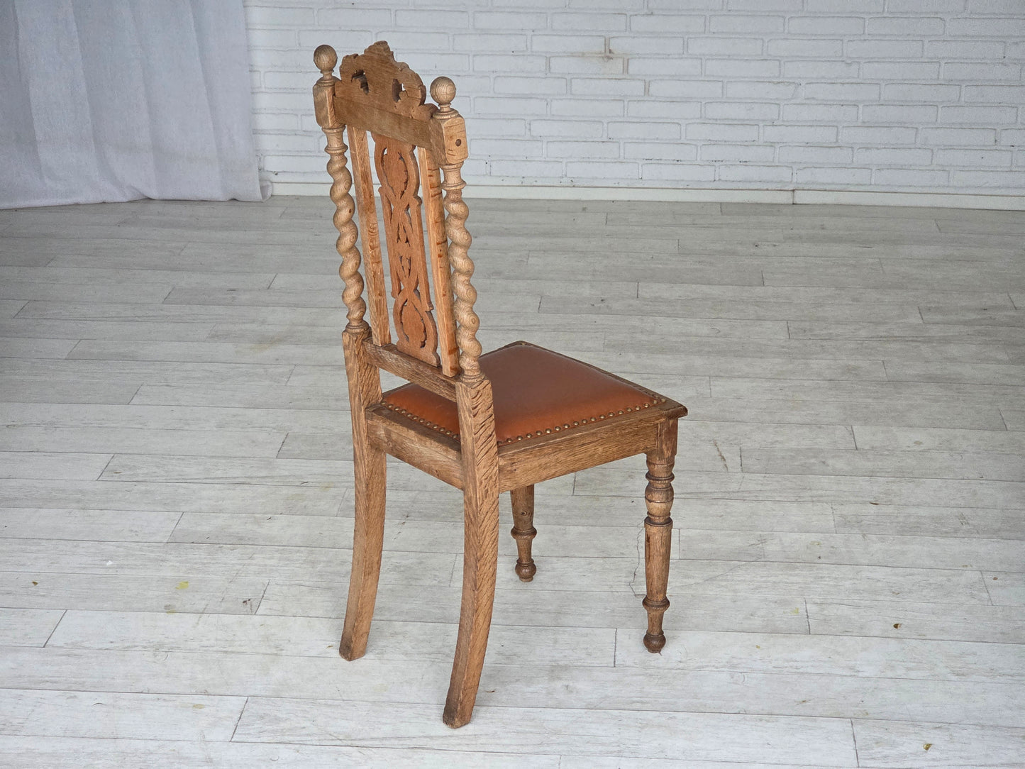 1930s, set of 4 Danish dining chairs, carved oak wood, furniture leather.