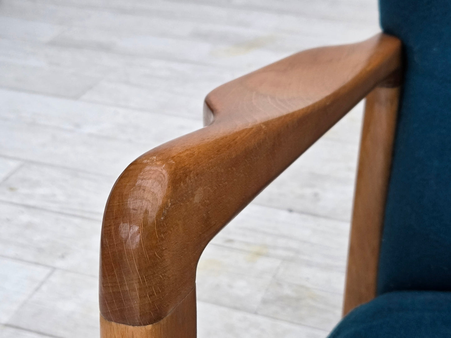1970s, Danish armchair by Fritz Hansen, furniture wool, lacquered beech wood.