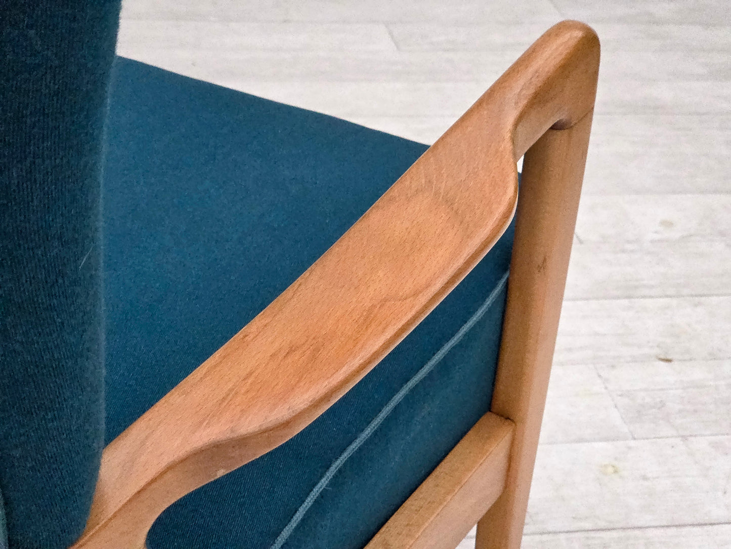 1970s, Danish armchair by Fritz Hansen, furniture wool, lacquered beech wood.