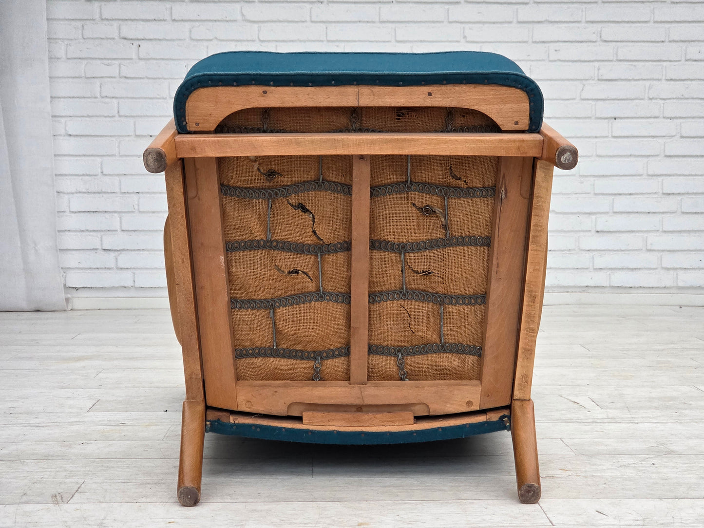 1970s, Danish armchair by Fritz Hansen, furniture wool, lacquered beech wood.