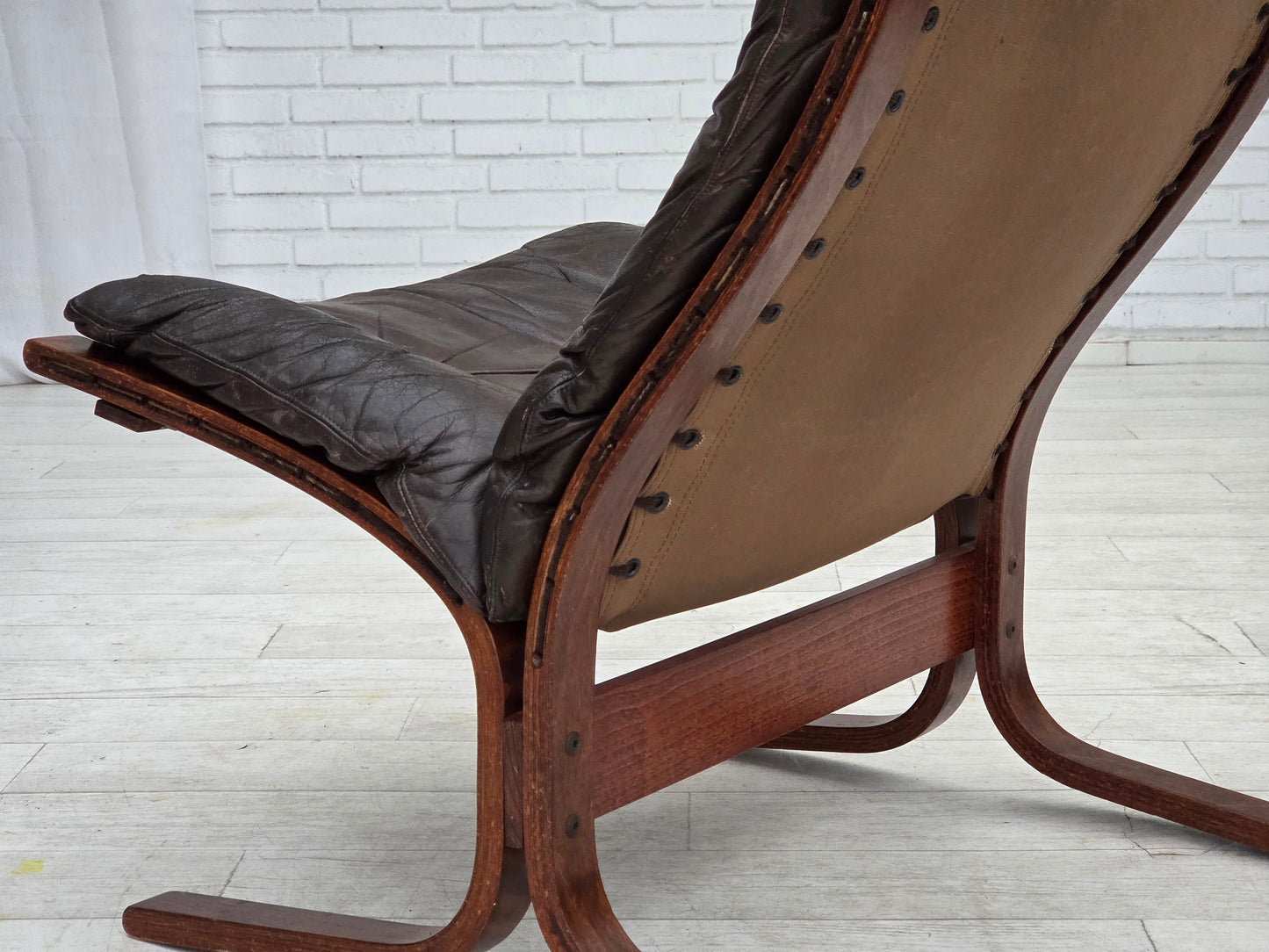 1970s, Norwegian design by Ingmar Relling, model "Siesta", furniture leather.