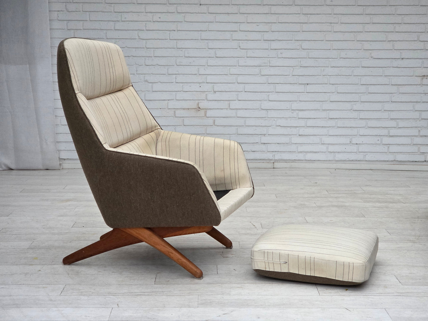1970s, Danish design by Illum Wikkelsø, furniture wool fabric, oak wood legs.