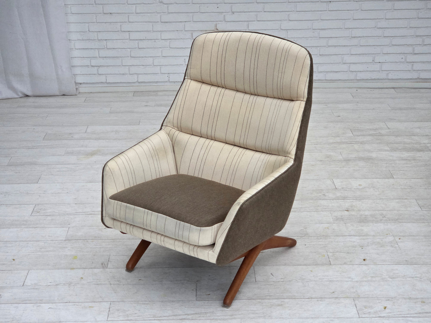 1970s, Danish design by Illum Wikkelsø, furniture wool fabric, oak wood legs.