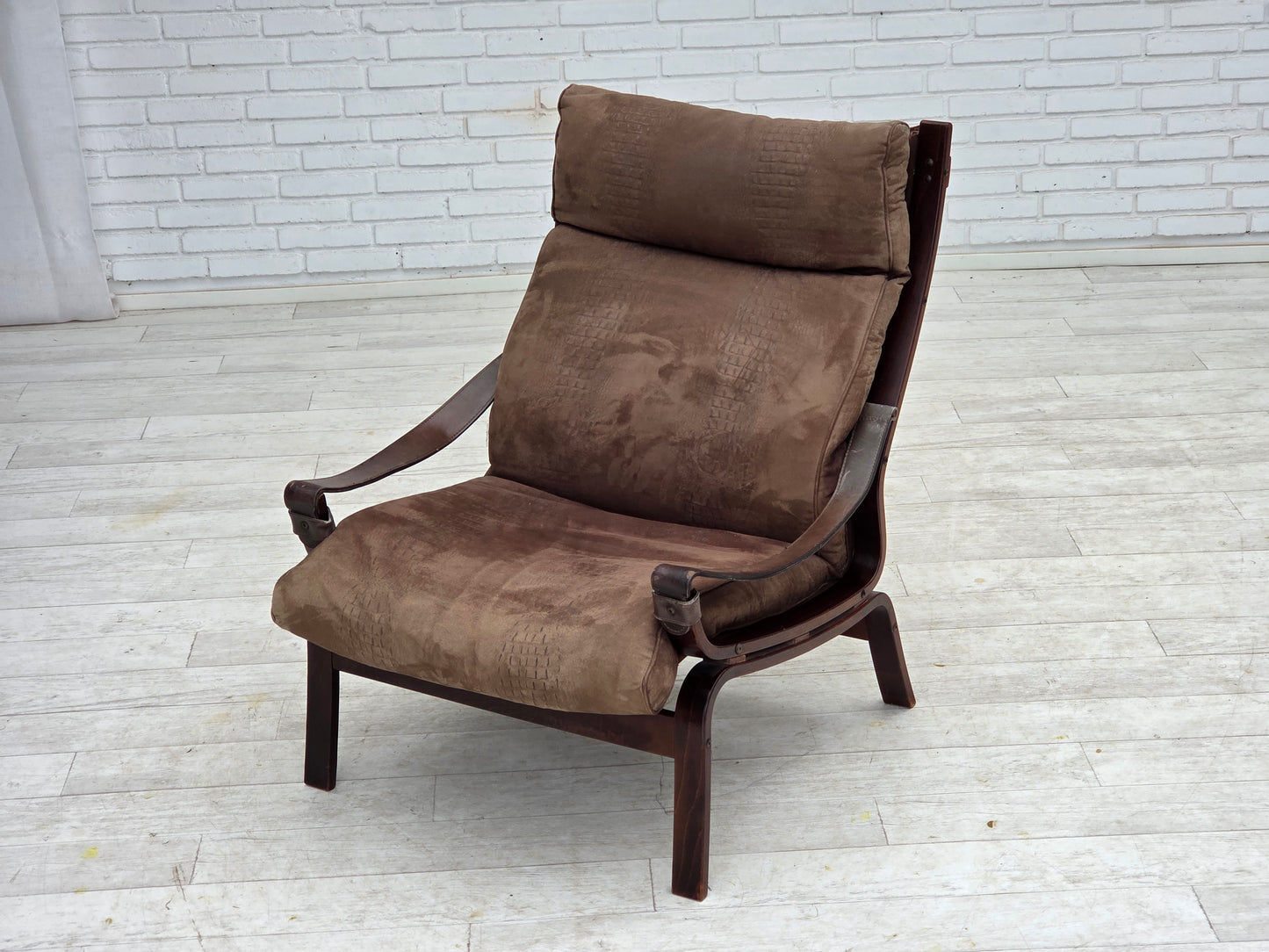1970s, Scandinavian lounge chair, nubuck leather, canvas, beech wood.