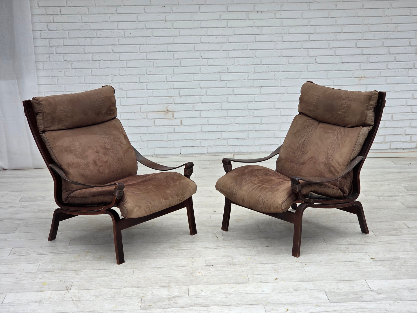 1970s, Scandinavian lounge chair, nubuck leather, canvas, beech wood.