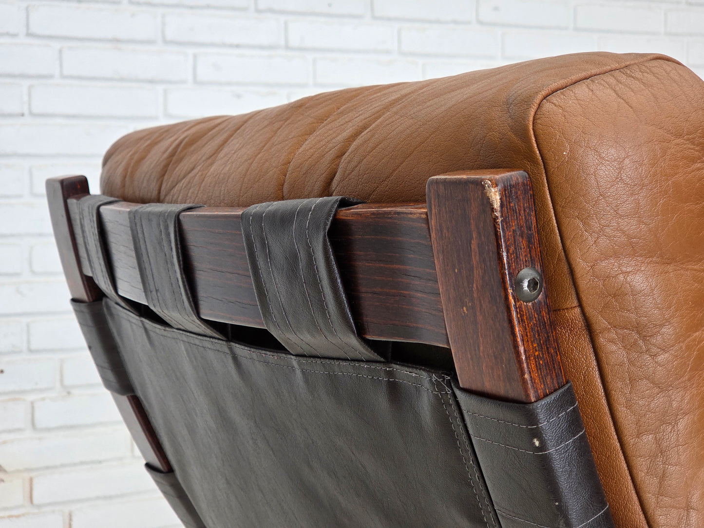 1970s, Norwegian design by Else & Nordahl Solheim, set of 2 chairs with footstool, model "Kengu".
