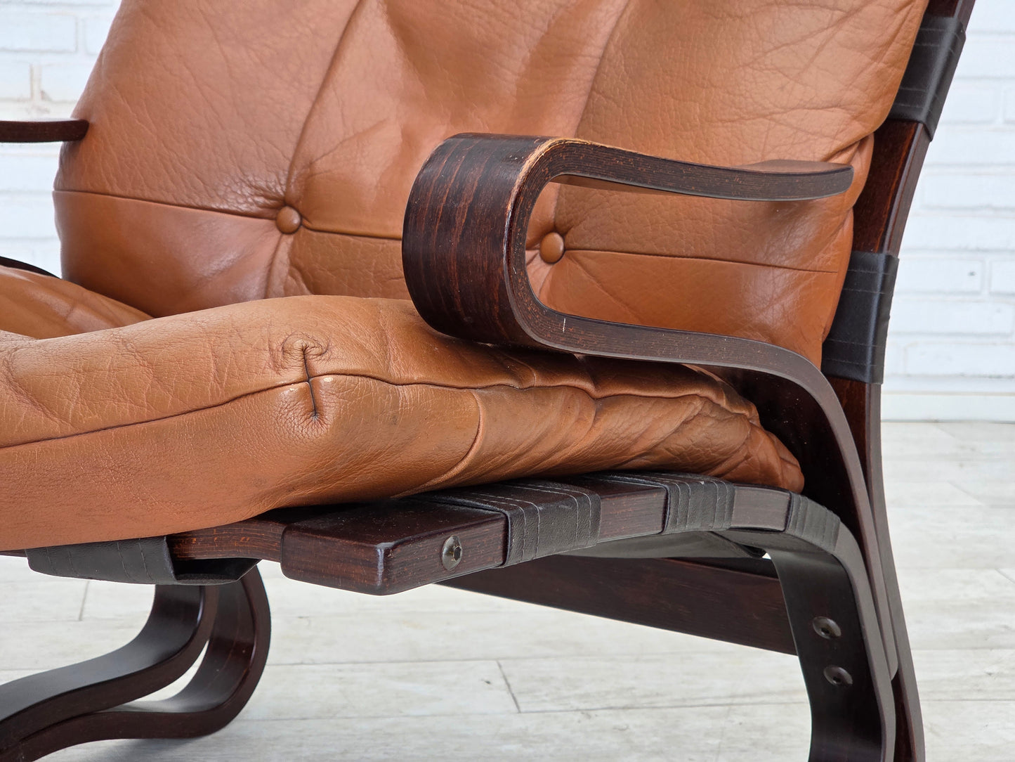 1970s, Norwegian design by Else & Nordahl Solheim, set of 2 chairs with footstool, model "Kengu".