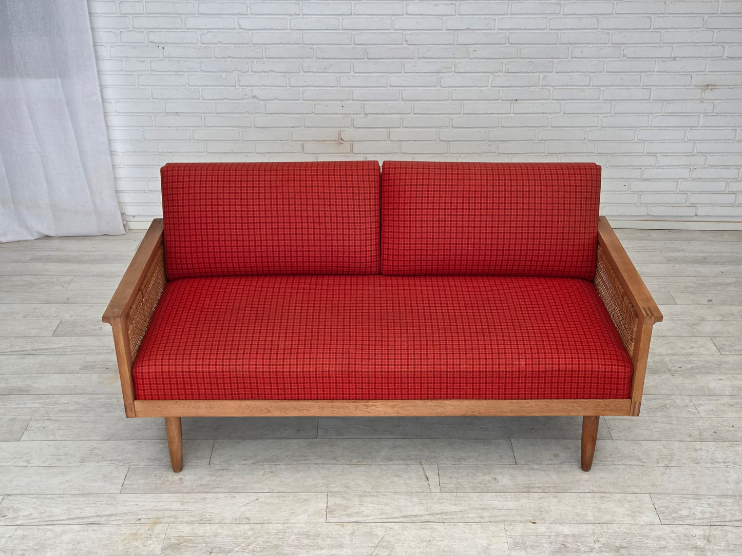 1970s, Danish drop-arm daybed/sofa by Illum Wikkelsø, furniture wool.