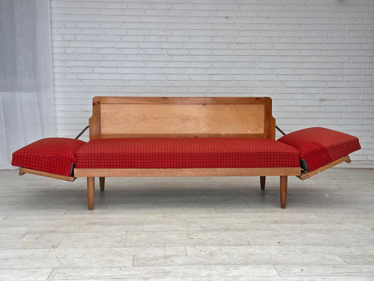 1970s, Danish drop-arm daybed/sofa by Illum Wikkelsø, furniture wool.
