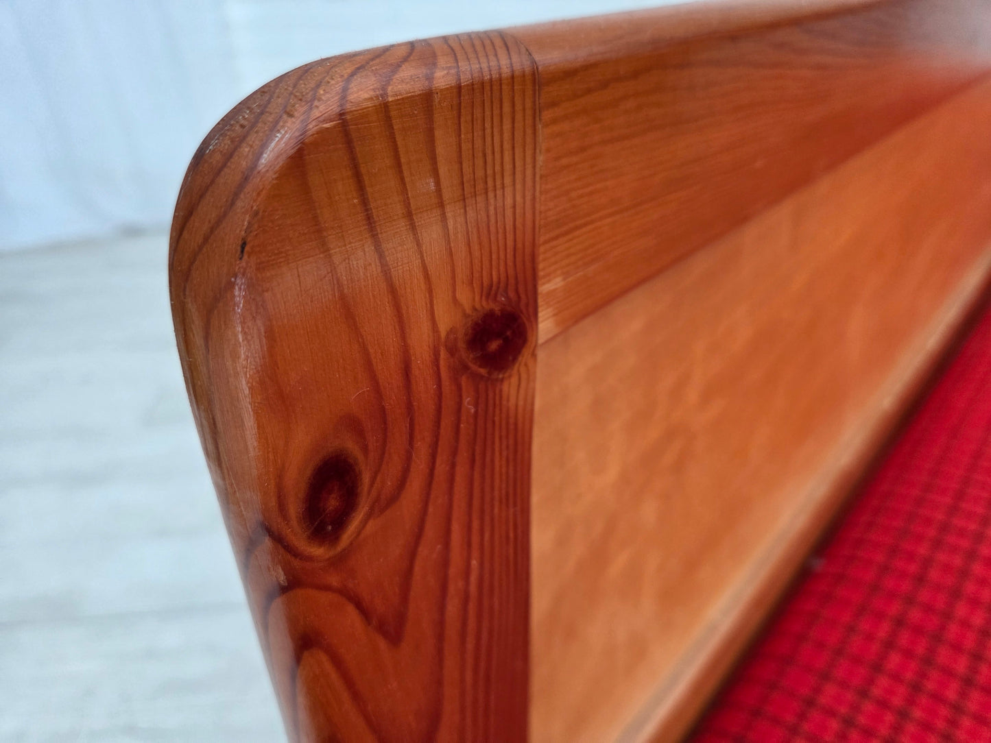 1970s, Danish drop-arm daybed/sofa by Illum Wikkelsø, furniture wool.