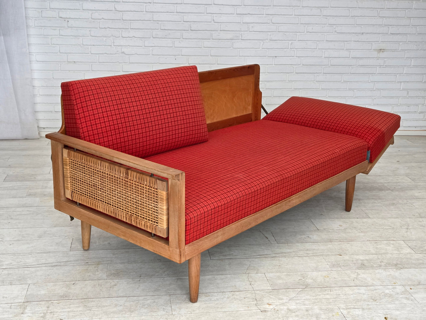 1970s, Danish drop-arm daybed/sofa by Illum Wikkelsø, furniture wool.