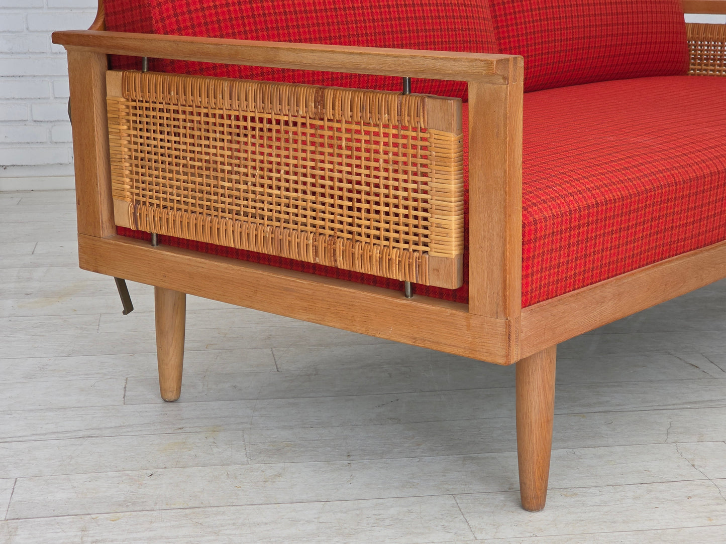 1970s, Danish drop-arm daybed/sofa by Illum Wikkelsø, furniture wool.