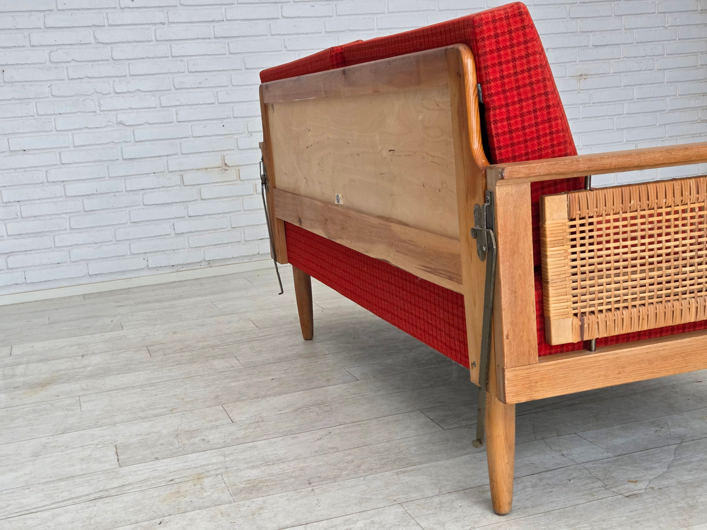 1970s, Danish drop-arm daybed/sofa by Illum Wikkelsø, furniture wool.
