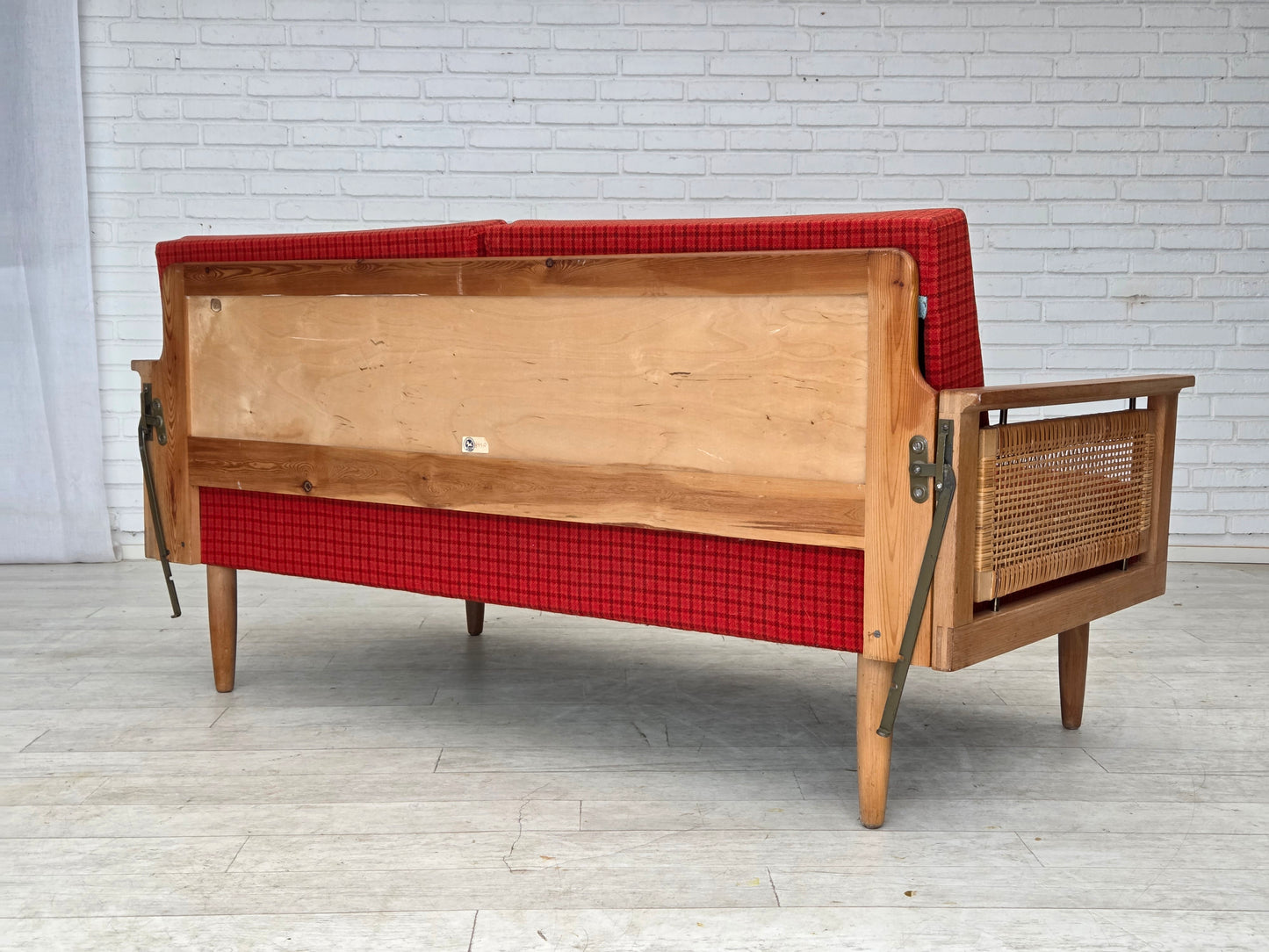 1970s, Danish drop-arm daybed/sofa by Illum Wikkelsø, furniture wool.