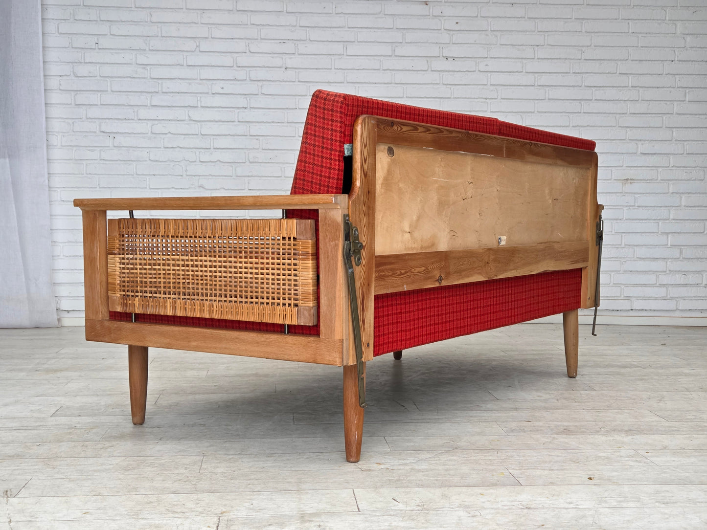 1970s, Danish drop-arm daybed/sofa by Illum Wikkelsø, furniture wool.