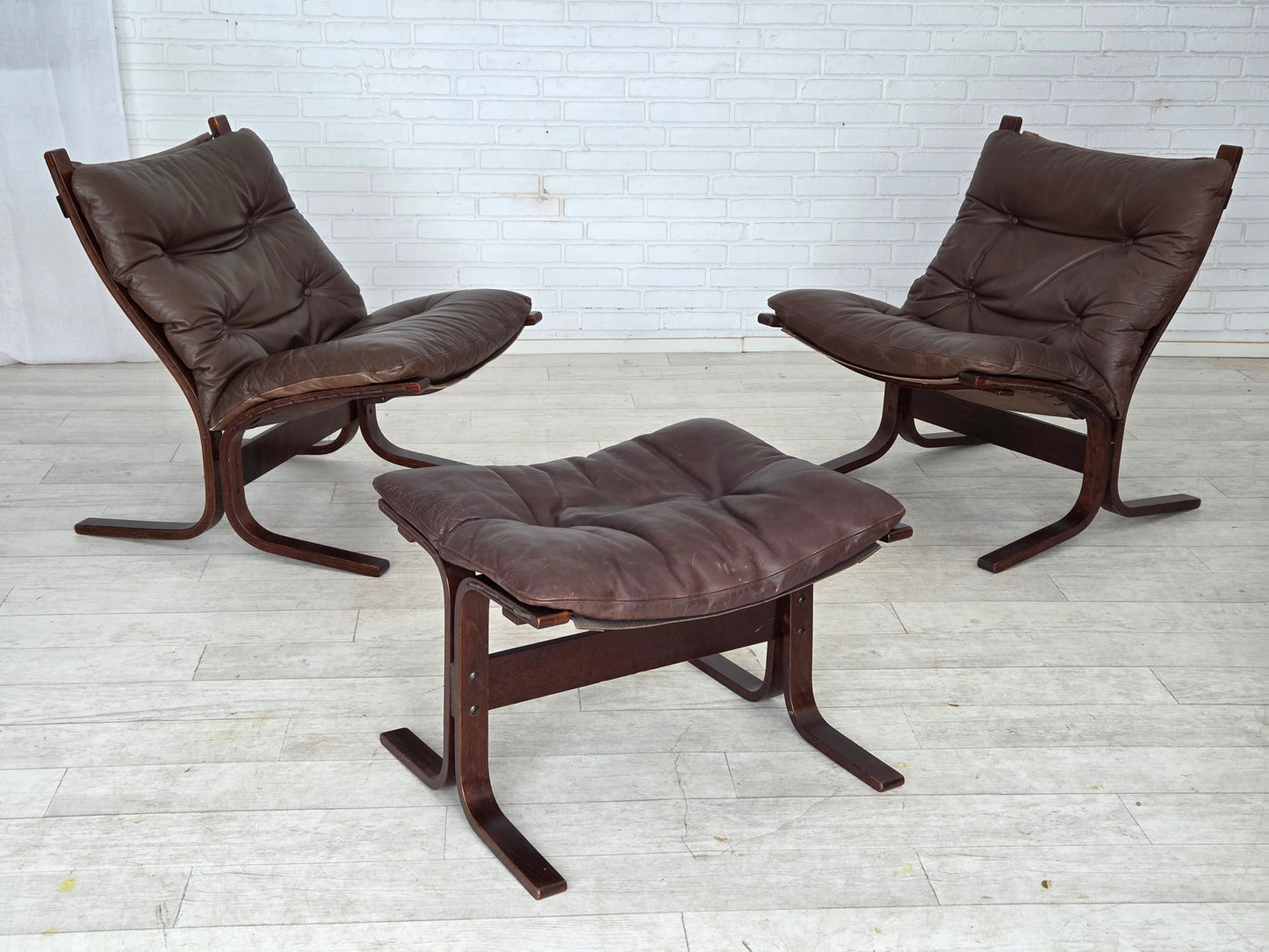 1970s, Norwegian design by Ingmar Relling, model "Siesta", set of 2 chairs with footstool.