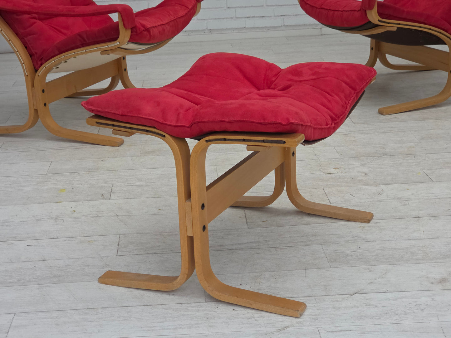 1970s, Norwegian design by Ingmar Relling, model "Siesta", set of 2 chairs with footstool.