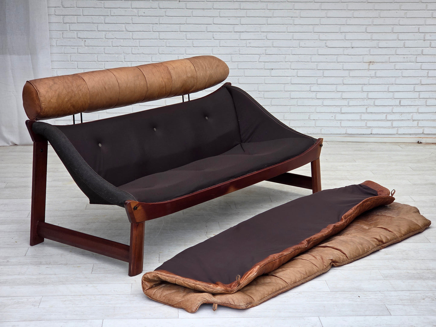 1970s, Norwegian design by Jan Erik Lindgren, 2-seater sofa model "Amazon".