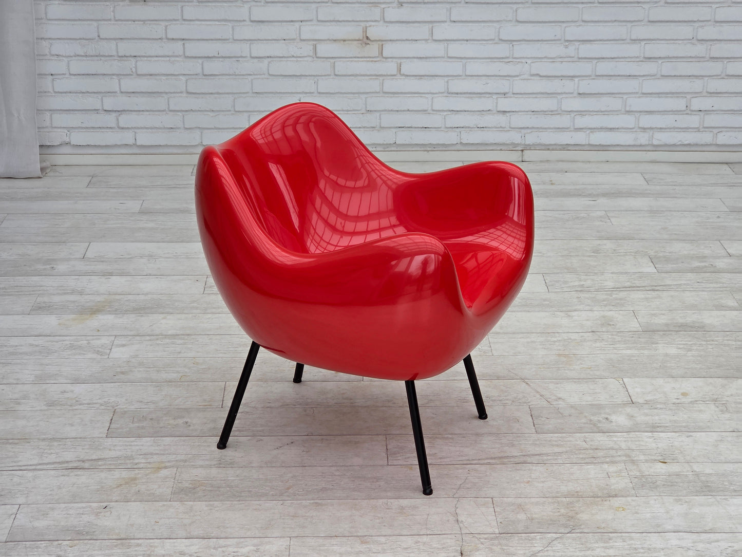 1960s, socialist realism design icon by Roman Modzelewski, model RM58 Composite.